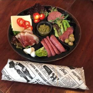 Lækker tapas to go for to personer
