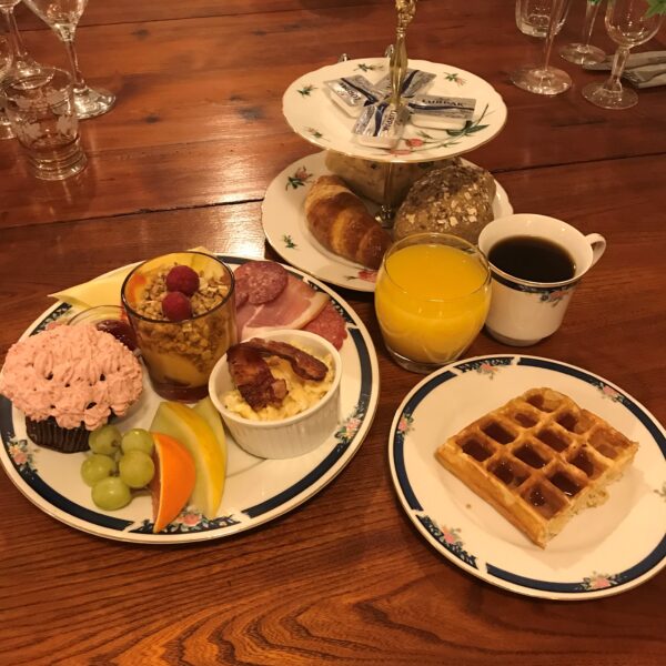 Brunch inklusiv kaffe/te samt 1 glas juice for en person